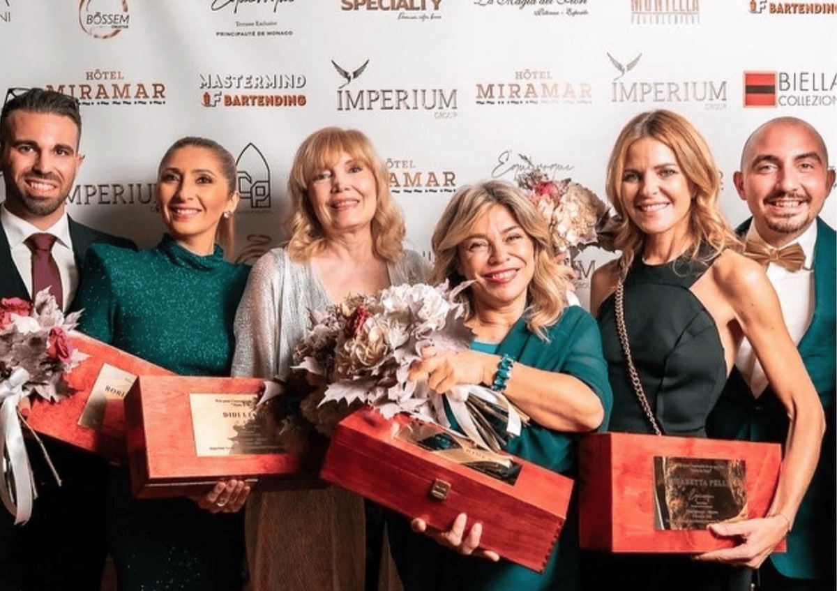 Partendo da Destra: Pasquale Buonanno ( Co-fondatore di Imperium Group) - Roberta Ammendola, Presentatrice RAI - Didi Leoni, per anni alla conduzione del Tg5  - Lorella Ridenti, premiata per la direzione del mensile Lei Style, magazine dedicato alle donne a carattere Internazionale - Elisabetta Pellini (attrice) - Daniele Losquadro (Co-fondatore Imperium Group) 